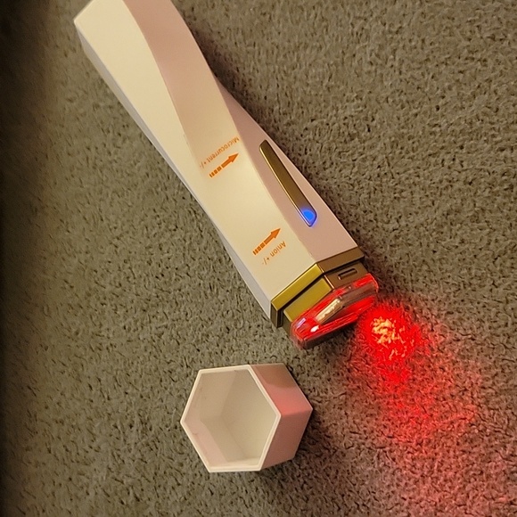 Microcurrent Eye Lift Device - Picture 4 of 5